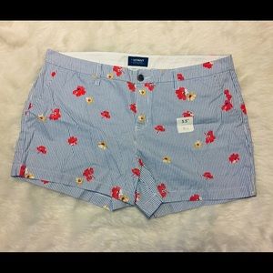 Woman’s Old Navy Floral Shorts Size 16